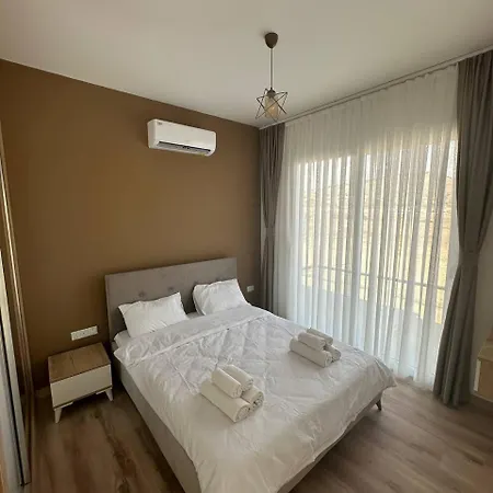 In Four Seasons 2 דירה