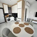 In Four Seasons 2 Apartment *