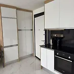 Apartment In Four Seasons 2