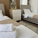 Apartment In Four Seasons 2 *