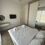 In Four Seasons 2 Apartment