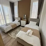 In Four Seasons 2 Apartment