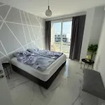 Apartment In Four Seasons 2