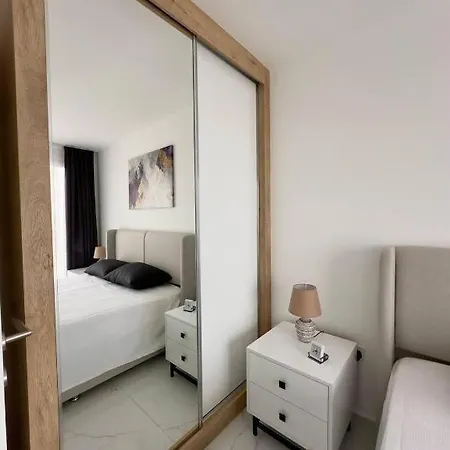 Appartement In Four Seasons 2