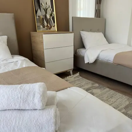 Appartement In Four Seasons 2 *